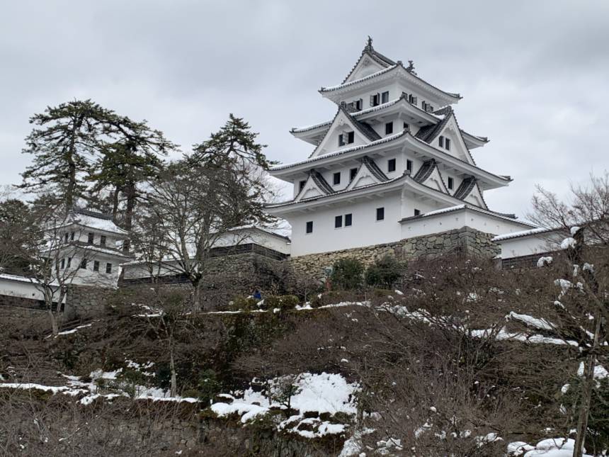 お城の全景